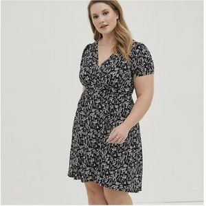 NWT Torrid Black Heart Print Mini Studio Short Sleeve Surplus Dress - Size 1X